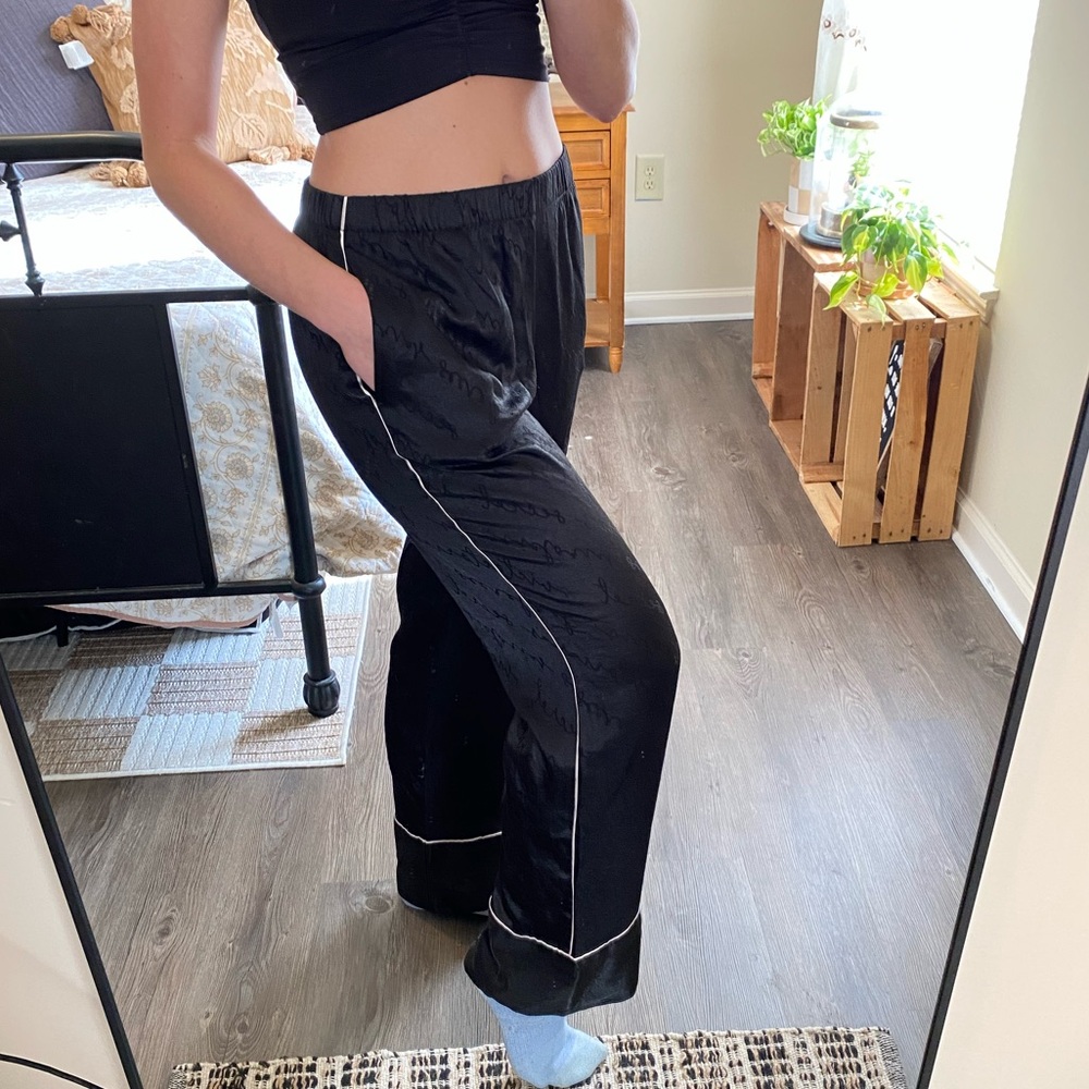Victoria Secret Black and Pink Silk Pajama Pants — Women’s M